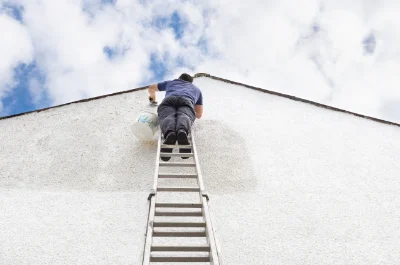 Peinture extérieure à René — façades et ravalement
